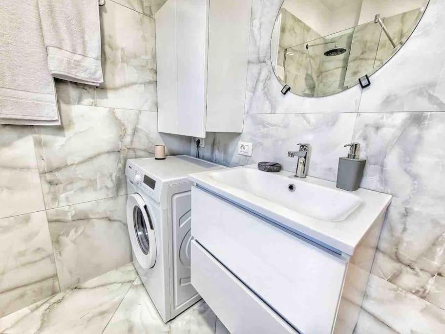53° Bs Skanderbeg City Center Comfort تيرانا المظهر الخارجي الصورة